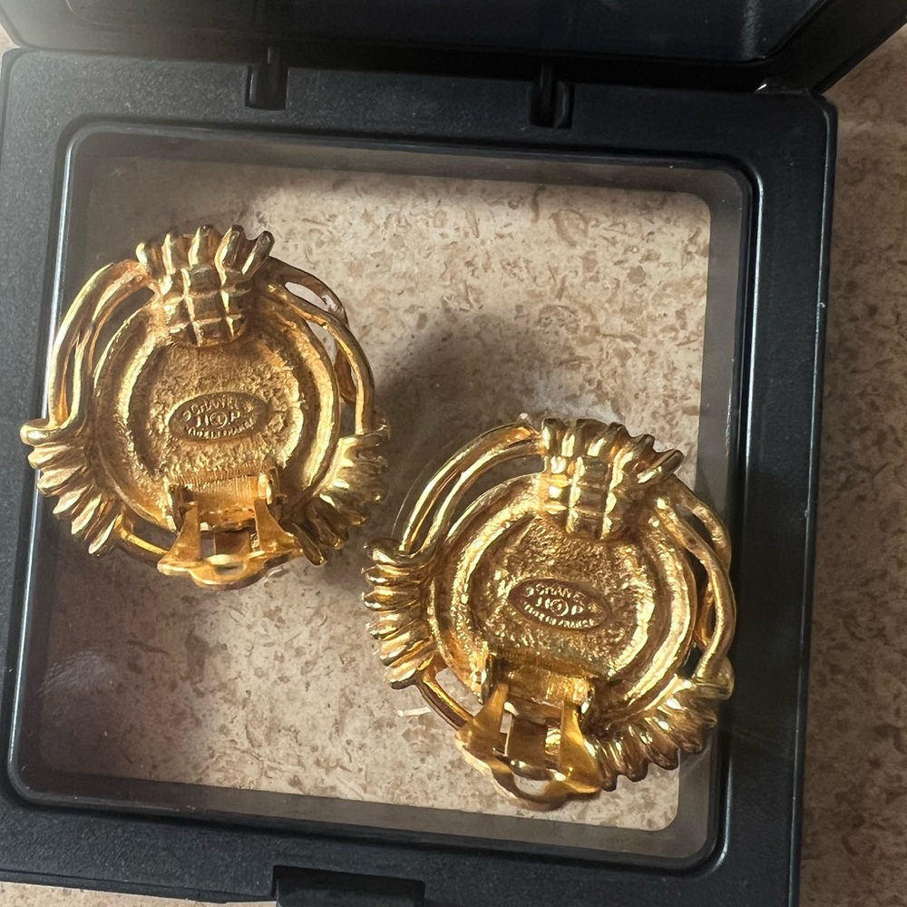 CHANEL Cabochon Turquoise Grippoix 95 P Clip On Earrings. - Picture 3 of 7